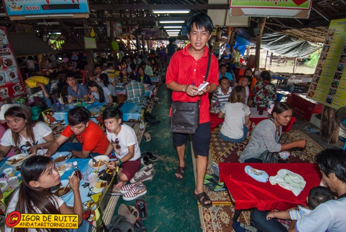 Il mercato galleggiante di Ayutthaya