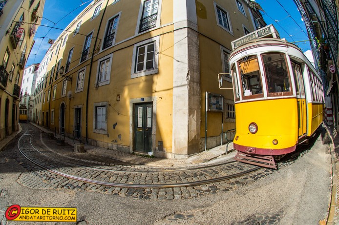 Il tram 28 a Lisbona