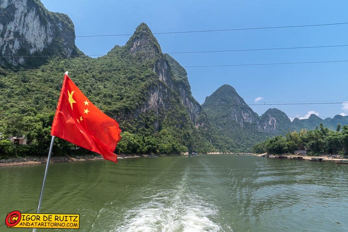 In navigazione sul fiume Li Jiang